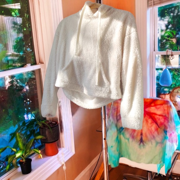 Tops - white plush teddy hoodie 🔮